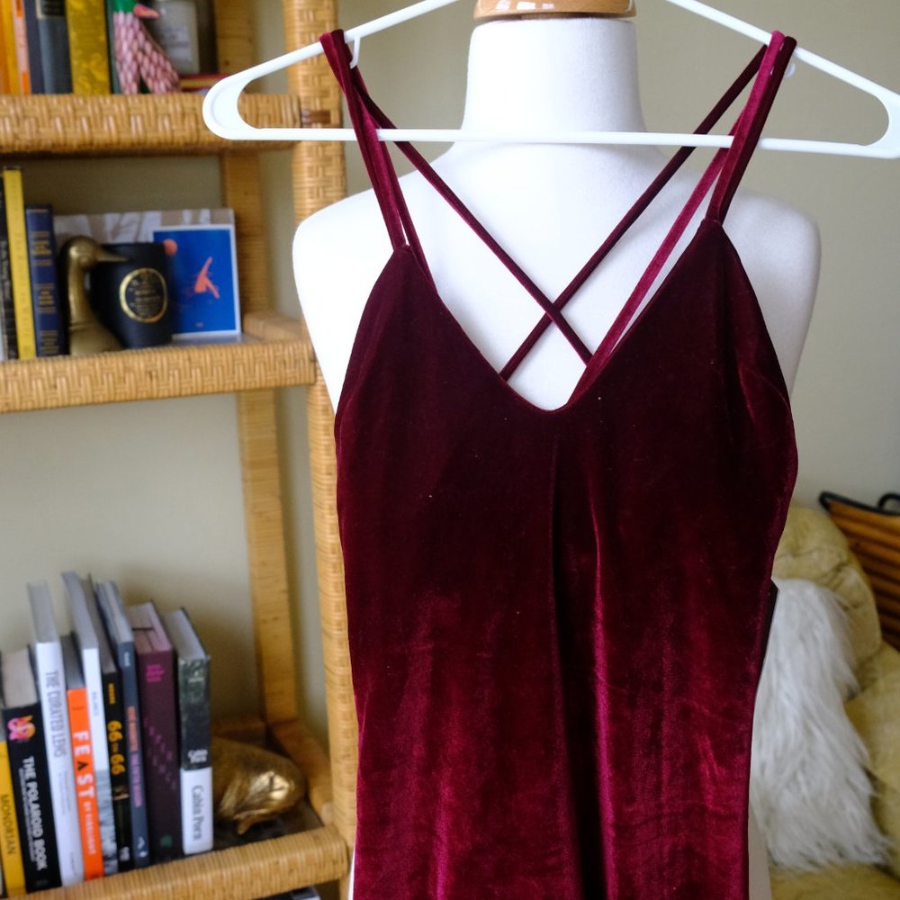 NWT Lulu’s strappy velvet bodycon mini dress - Picture 6 of 7
